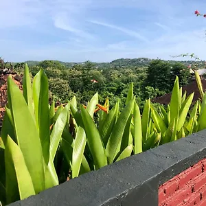 The Hidden Escapes Bingin- Sunset Rooftop Wood House With Ocean View & Private Kitchen Uluwatu (Bali)